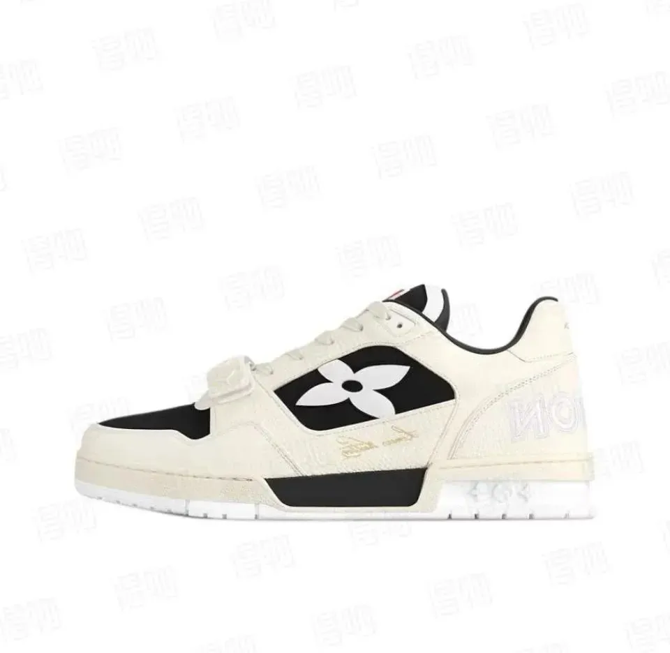 24 Clover White Black