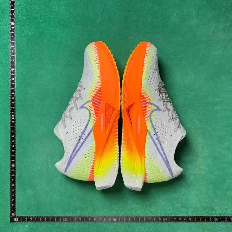 No.11 White Orange Green DV4129 101