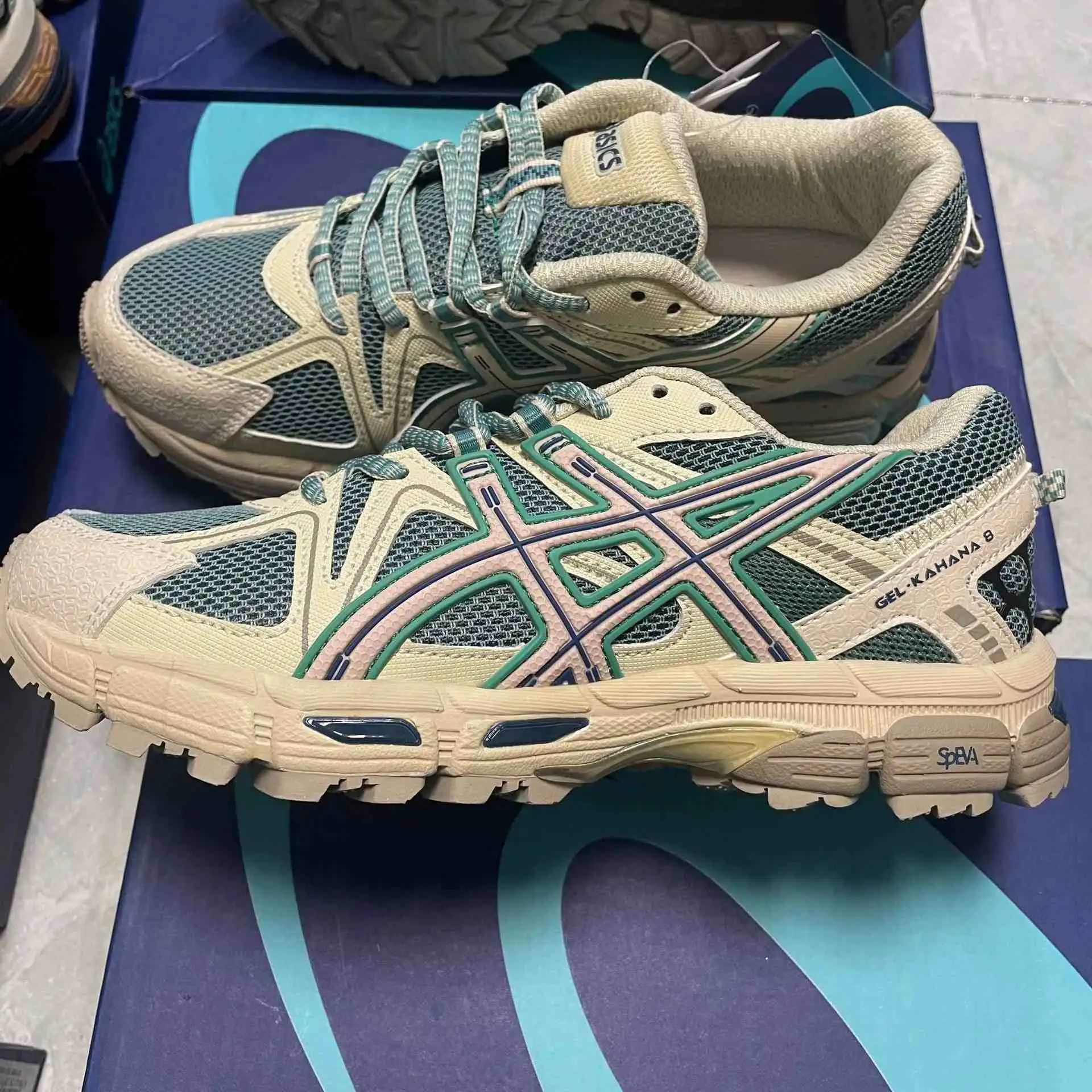 1011B109-300 khaki blue k8