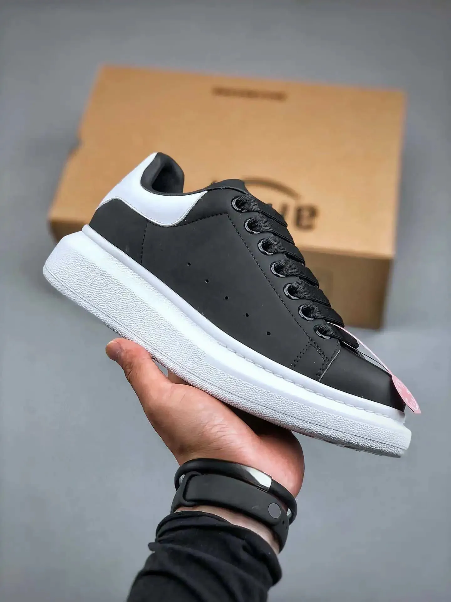 Black/white tail/white background