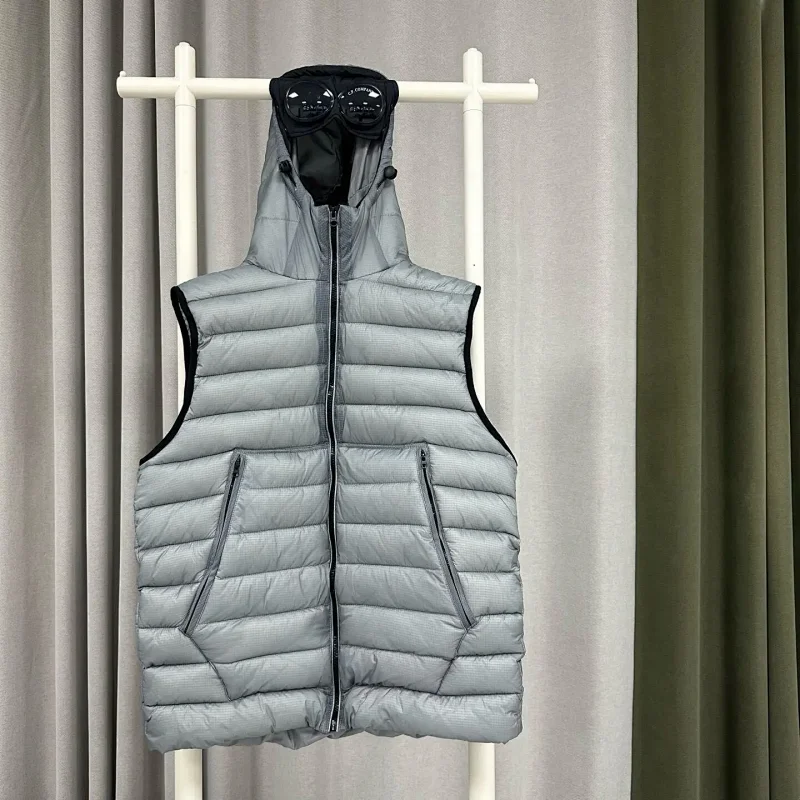 Vest hooded 1